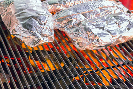 铝箔食品烧烤炉烹饪背景吃餐厅图片