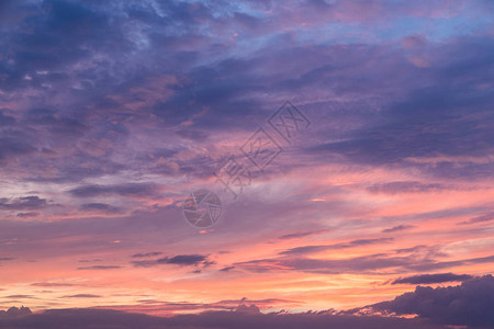 夕阳云和天空图片