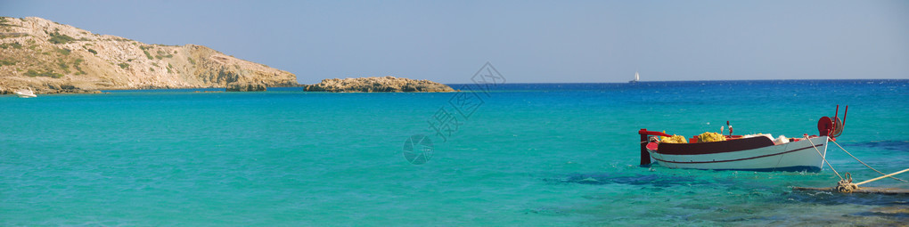 希腊渔船全景图片