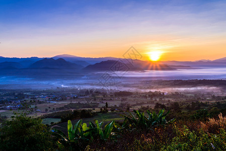 泰国Pai清迈的云莱景点山地风景和图片