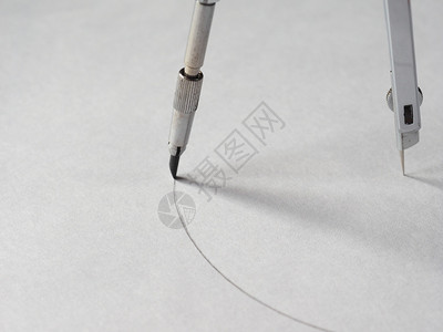 用于在纸上输入圆圈或电弧的指南套技术绘图工具有选图片