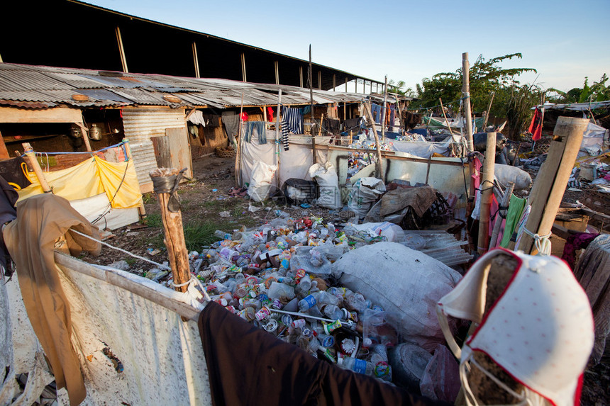 巴厘岛垃圾场的垃圾图片