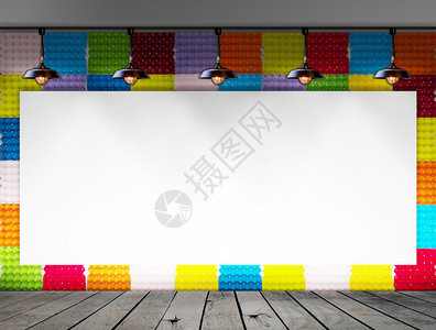 彩色纸彩蛋板墙和木地板的空白框图片