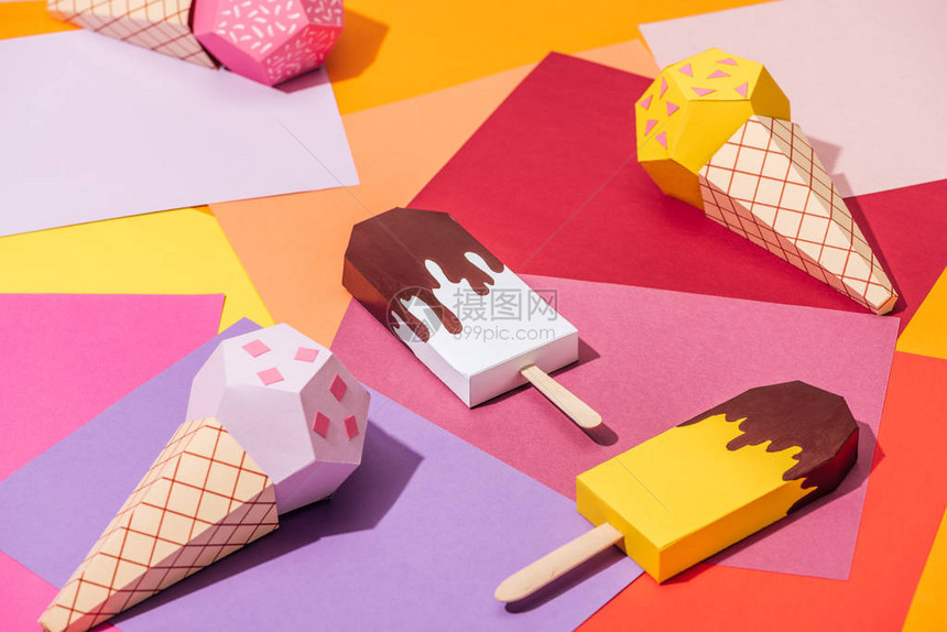 五彩纸上的各种手工折纸冰淇淋图片