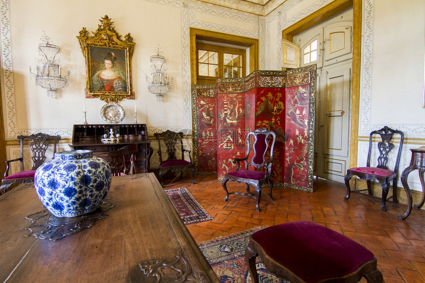 位于葡萄牙辛特拉Sintra的奎鲁兹宫内装饰了令图片
