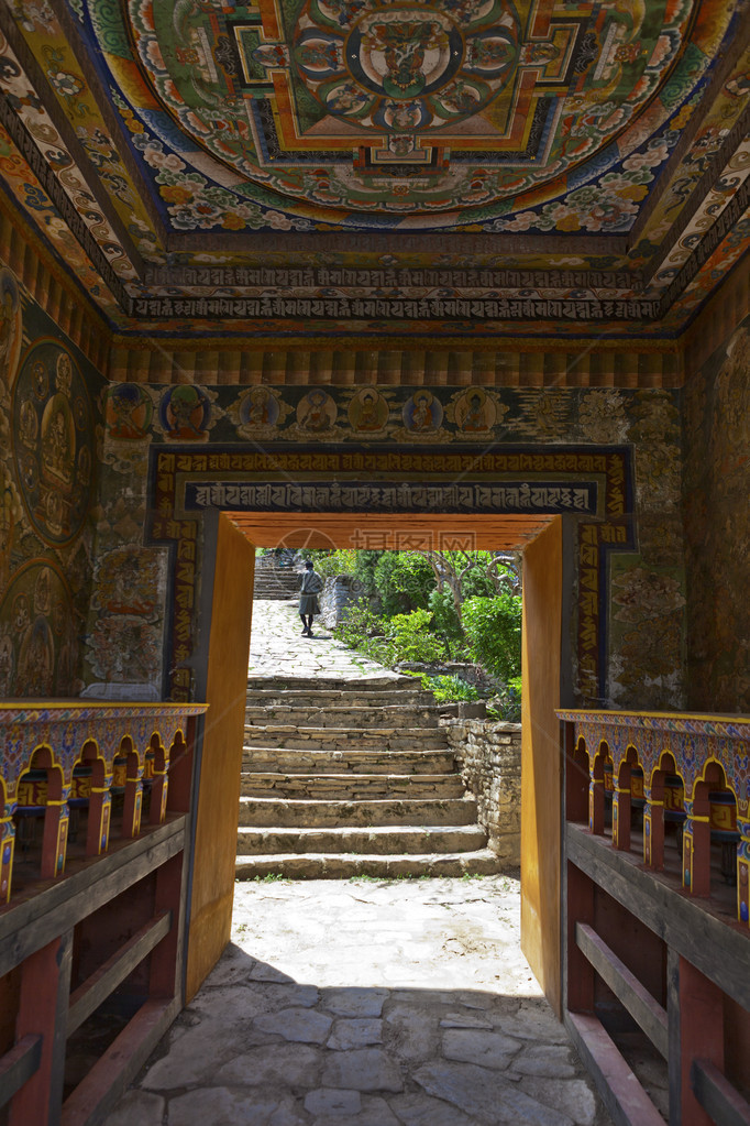 不丹亚洲东部LhuentseDzong盛装绘画和车轮的丰富图片