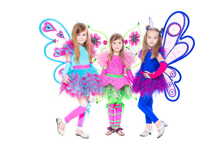 三个美丽的小女孩穿着蝴蝶礼服身着白图片