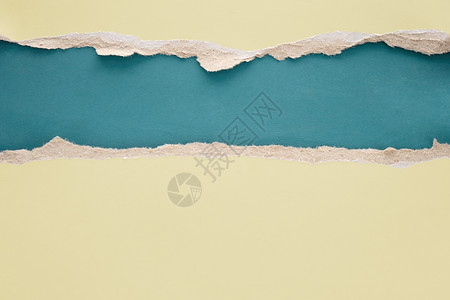 蒂阿瑙湖在绿色背景上撕开纸设计图片