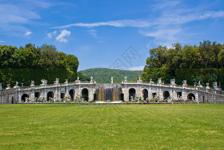 意大利Caserta皇宫花园的Ae背景图片