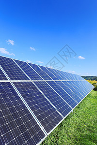 秋天自然的太阳能发电站背景图片