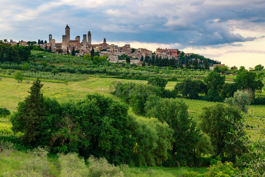 意大利锡耶纳省托斯卡纳的中世纪城市SanGimignan图片