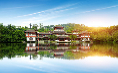 广西南宁青秀山风光湖光山色古建筑背景图片