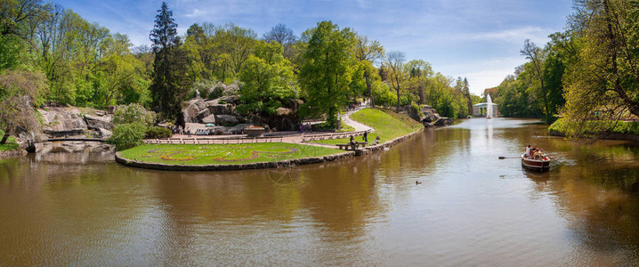 风景秀丽的湖索菲耶夫斯基公园乌曼图片