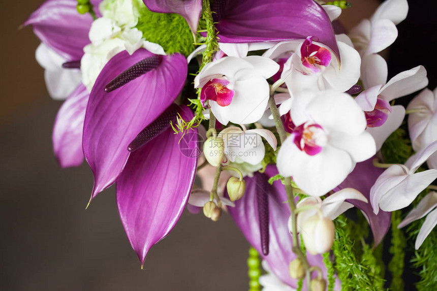 婚礼期间美丽的新娘花朵图片