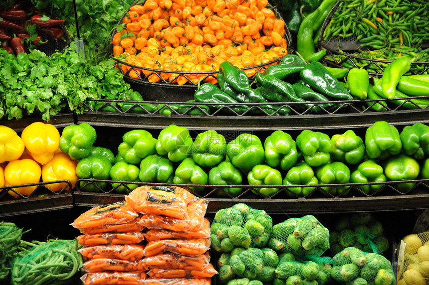 超市的新鲜蔬菜图片