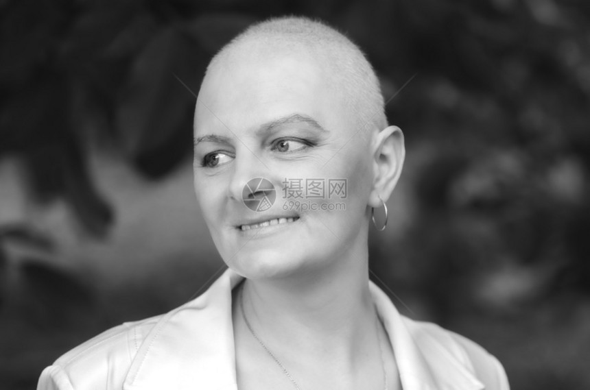 以积极的态度对乳癌幸存者进行纵向观察图片