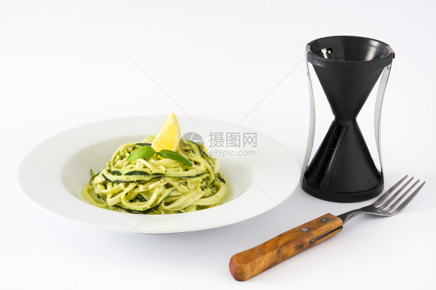 Zucchini面条白背景图片