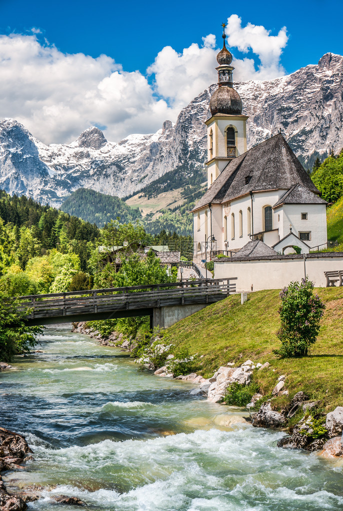 德国上巴伐利亚贝希特斯加登公园的拉姆绍村著名的圣塞巴斯蒂安教区堂巴伐利亚阿尔卑斯山风图片