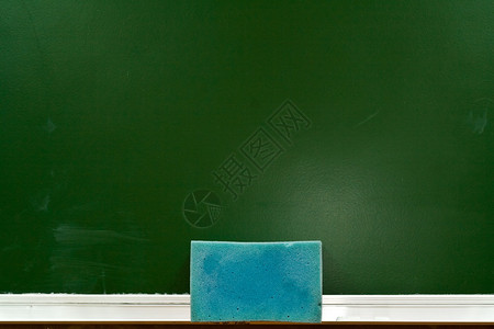 学校绿板和海绵图片