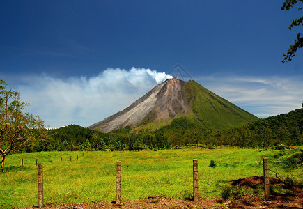 哥斯达黎加阿雷纳尔火山的经图片