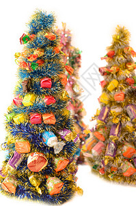 人造圣诞树由锡子制成装图片