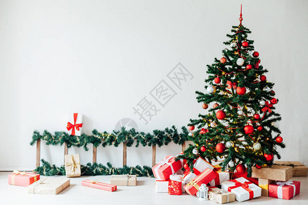 圣诞树新年内装饰图片