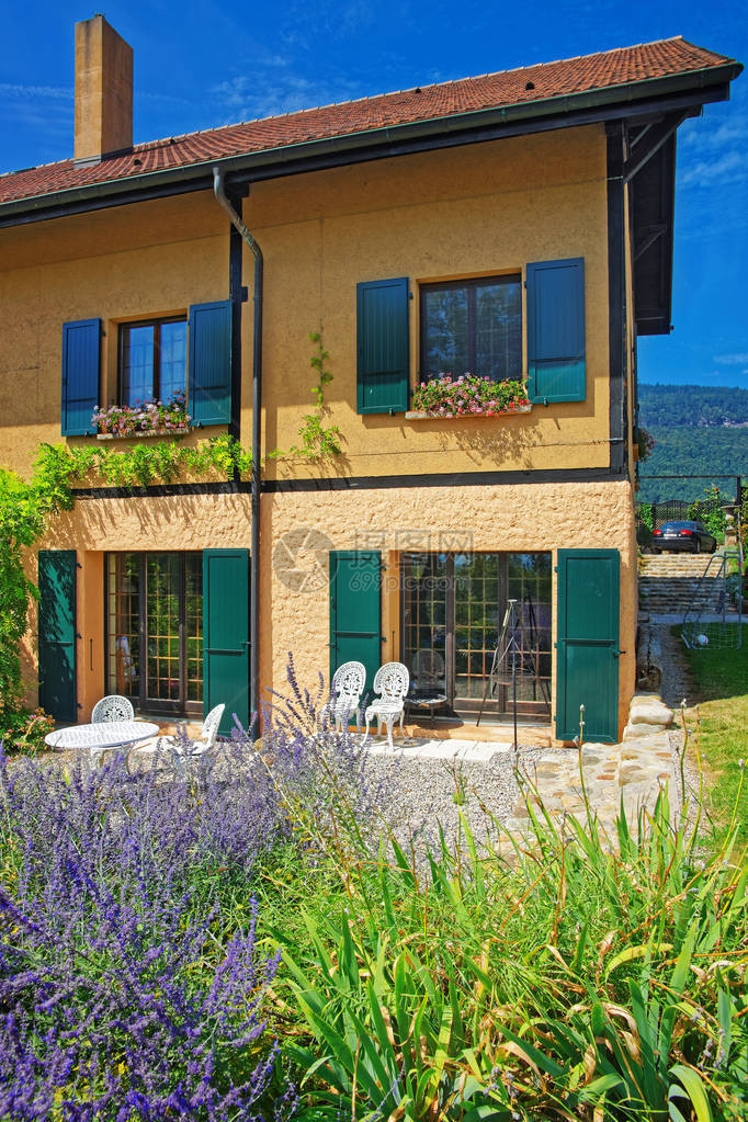 瑞士之家位于瑞士沃州JuraNordVaudois区YverdonlesBains图片
