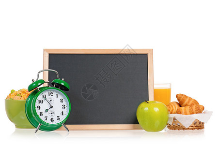 大绿闹钟早餐和小粉笔板白底隔离图片