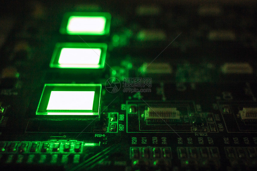 发出明亮的绿色光微电子学显图片