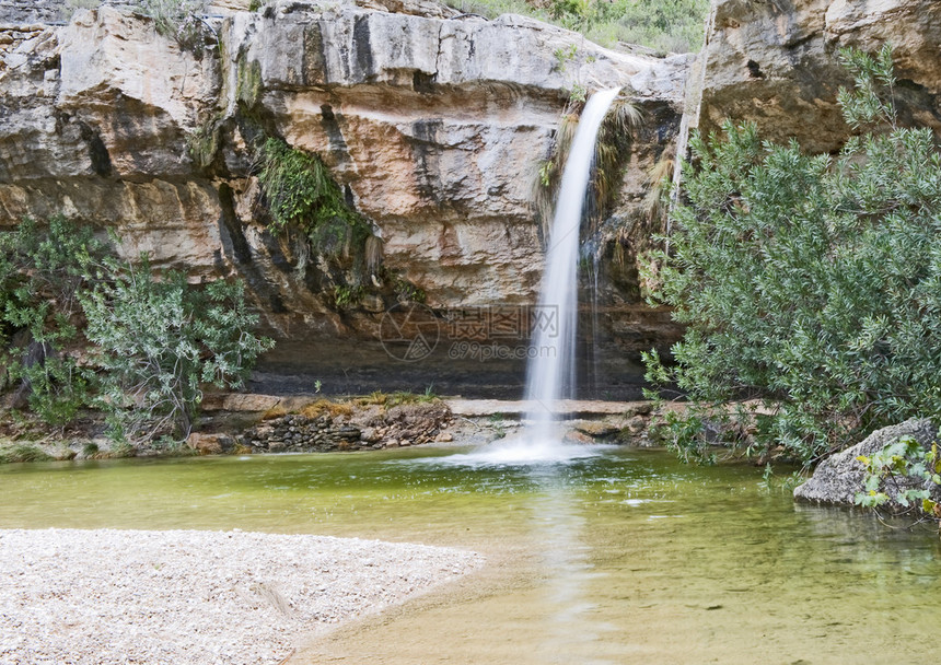 LosCharcos瀑布景观西图片