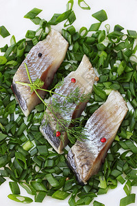青葱莳萝腌鲱鱼片图片