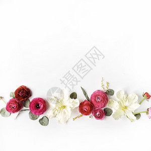 粉红玫瑰和红玫瑰或彩虹白郁金香和白图片