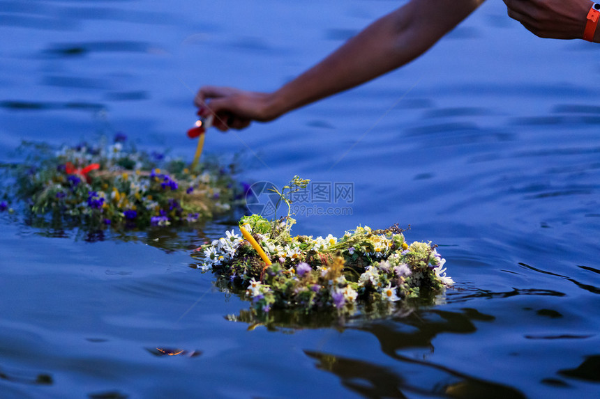 河花环仲夏节图片