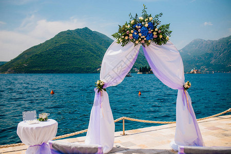 海上婚礼拱门图片