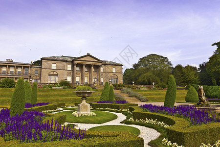 英国风景美花园和一座历史悠久图片