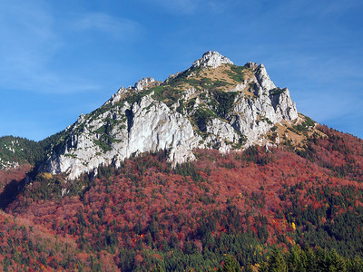 也称为LittleFatra这座山是公园和自然保护区的一部分图片
