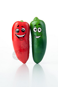 红辣椒和绿色辣背景图片