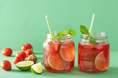 夏季草莓柠檬汁加石图片