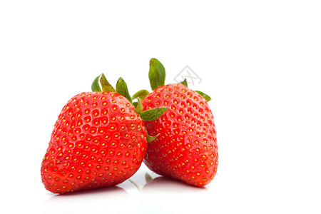 红色草莓白底隔离背景图片