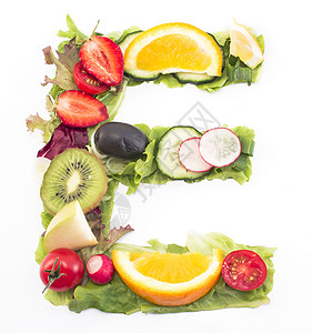 字母E由沙拉和水果制成图片