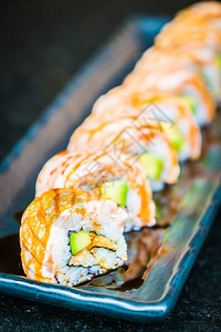 寿司三文鱼卷日本料理风格图片
