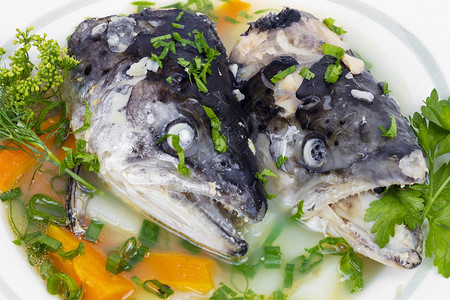 鱼汤来自三文鱼青洋葱和图片