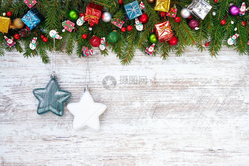 圣诞节背景圣诞枞树与白色木板背景与图片