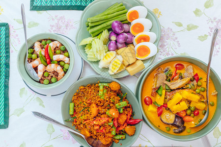 泰国食物烤鸭咖哩THAICHILCHILINdippingSAUCE图片