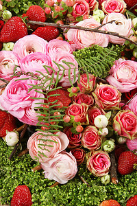 玫瑰和草莓的组成图片