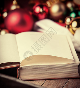 书籍和圣诞礼物背景图片