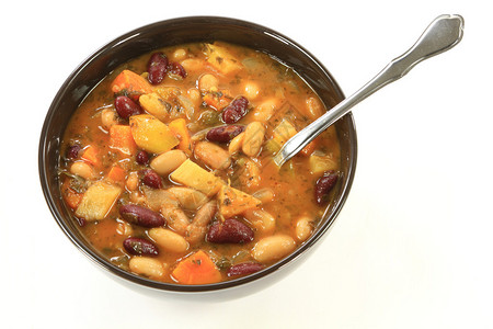 用红白芸豆烹制的素食汤图片