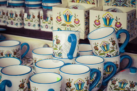 当地波兰市场的传统陶瓷图片