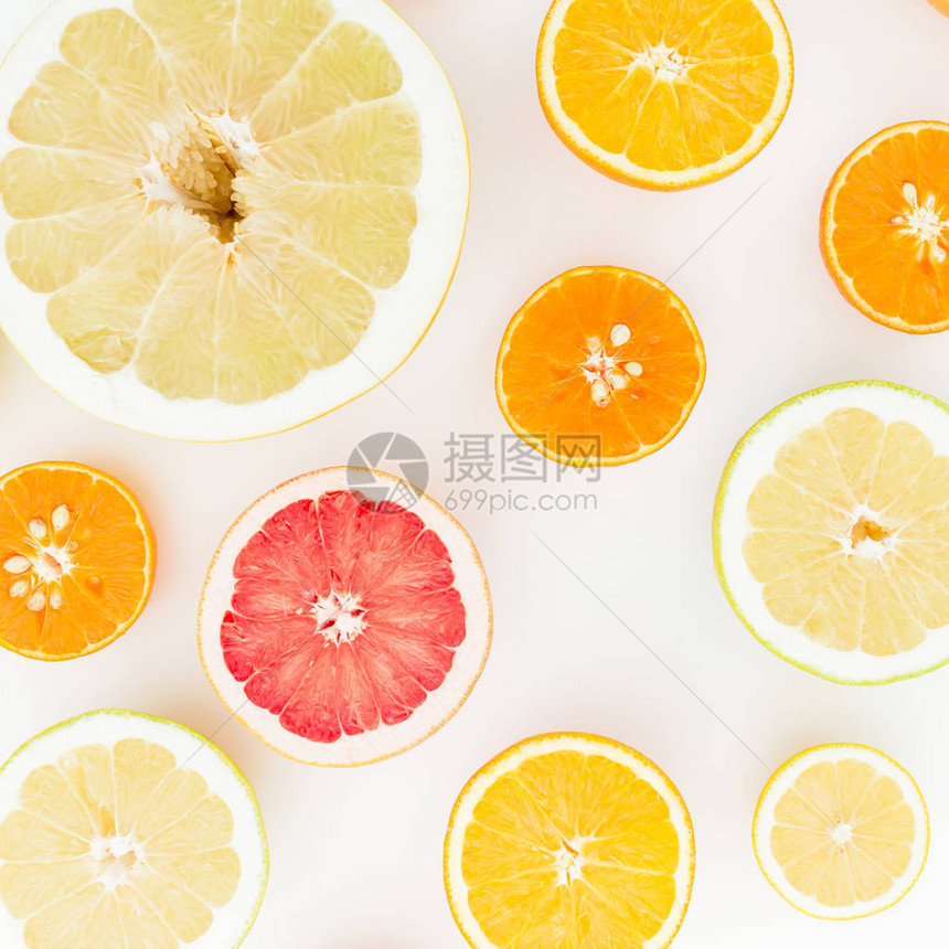 柠檬橙子葡萄汁甜和白底的番茄酱水果平坦的躺地图片
