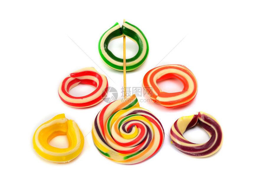 白色背景上奥运五环形式的糖果图片
